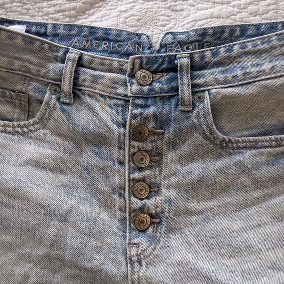 AE Mom button-up Jean Shorts (US-4) - Picture 2 of 10